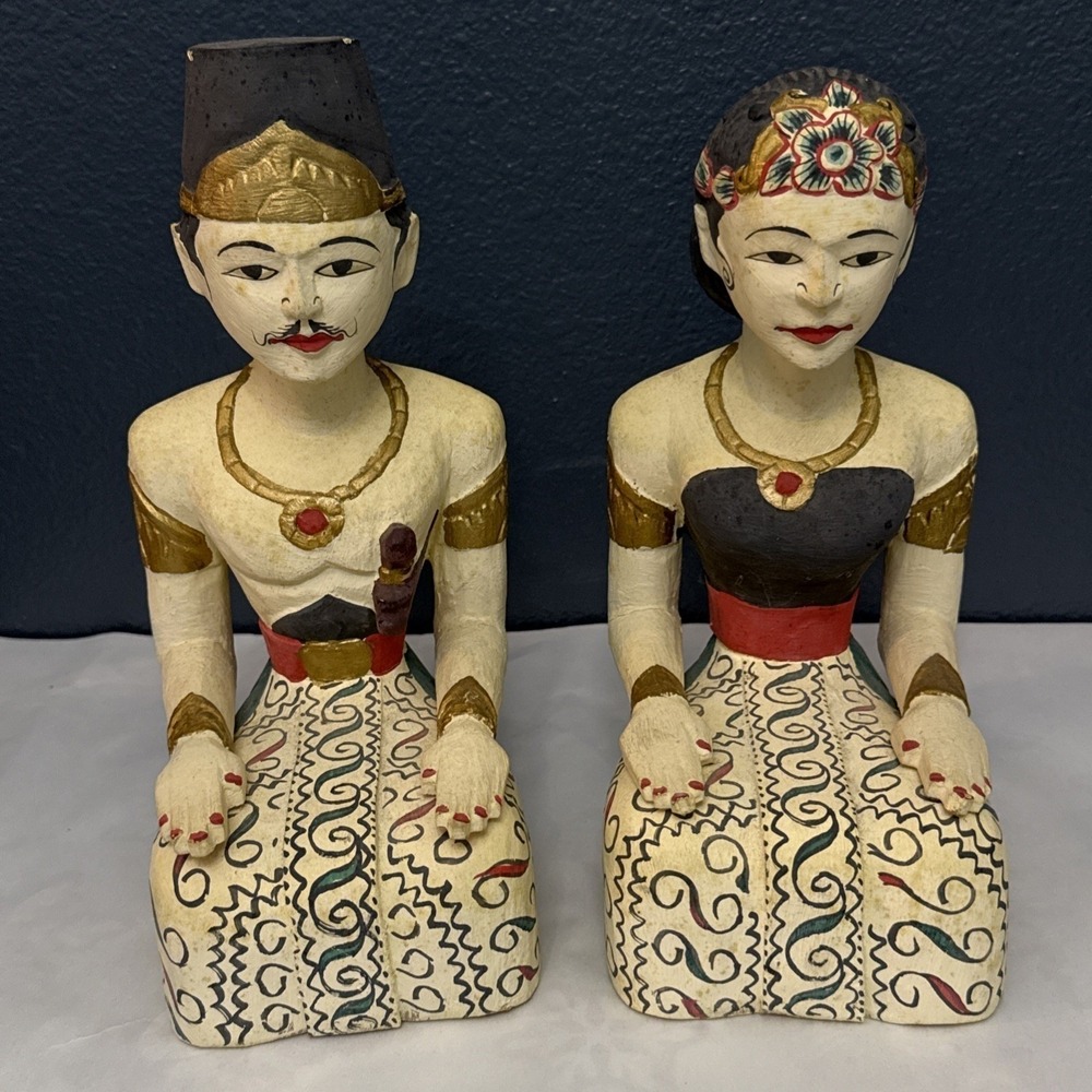 Lori Blonyo Hand-Carved Lightweight Japanese Bride & Groom Figurines